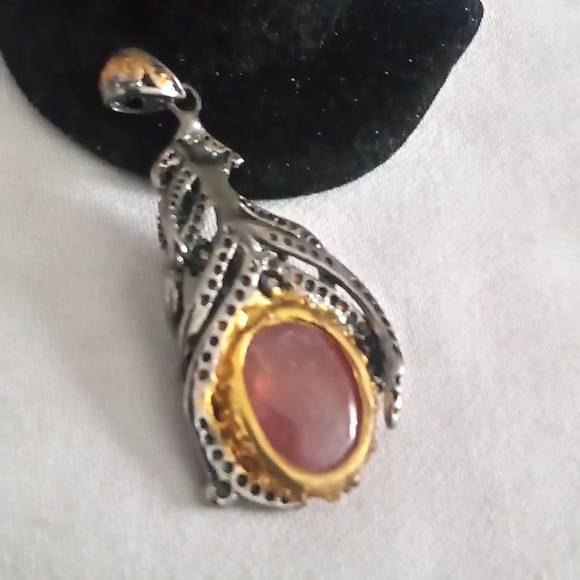 Beautiful custom made 6.5ct natural ruby cabochon pendant - Picture 3 of 4